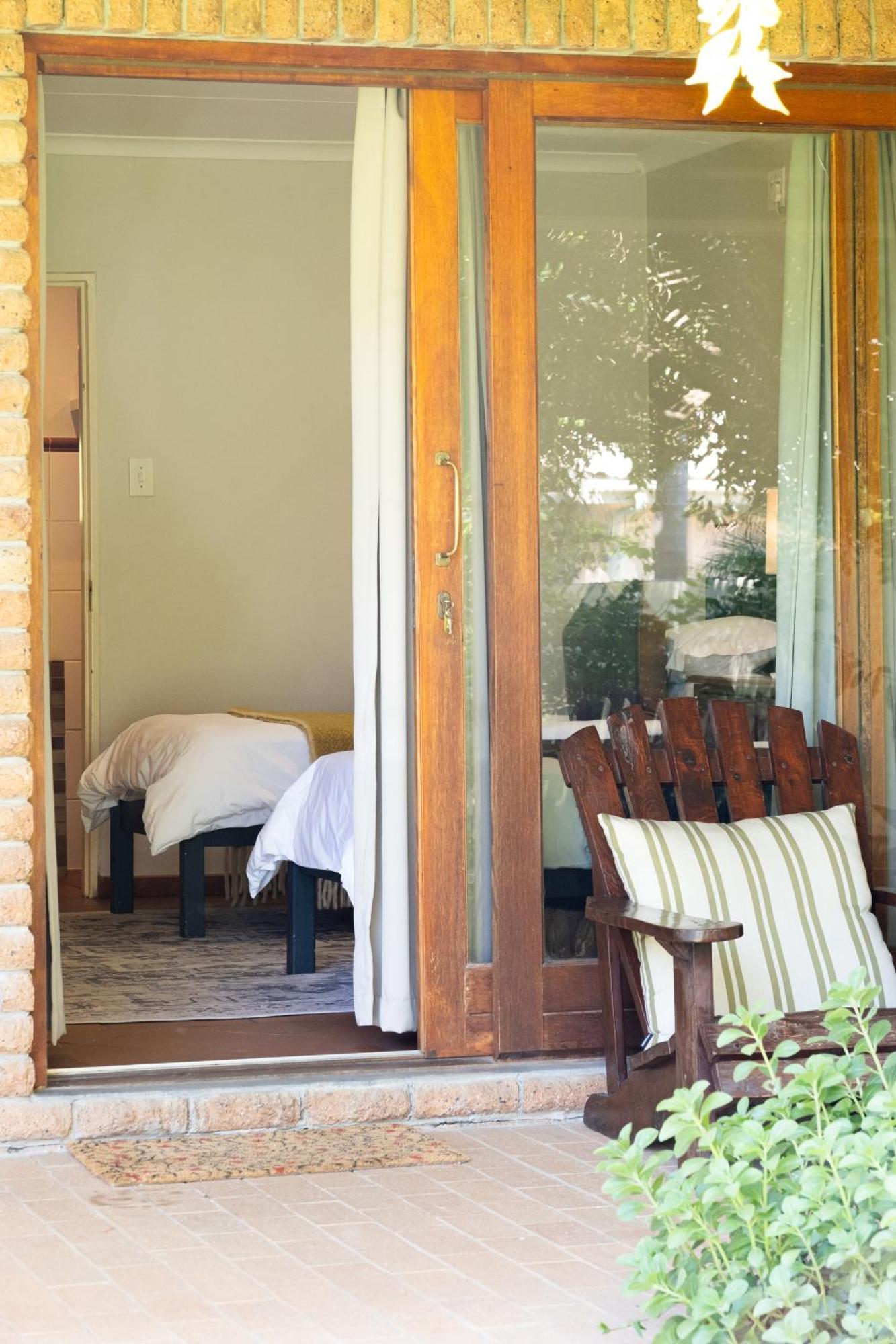 Aan D'Oewer Bed & Breakfast Цитрусдал Екстериор снимка